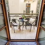 Ventus Rosa Boutique Aparthotel