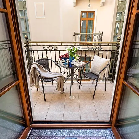 Ventus Rosa Boutique מלון דירות